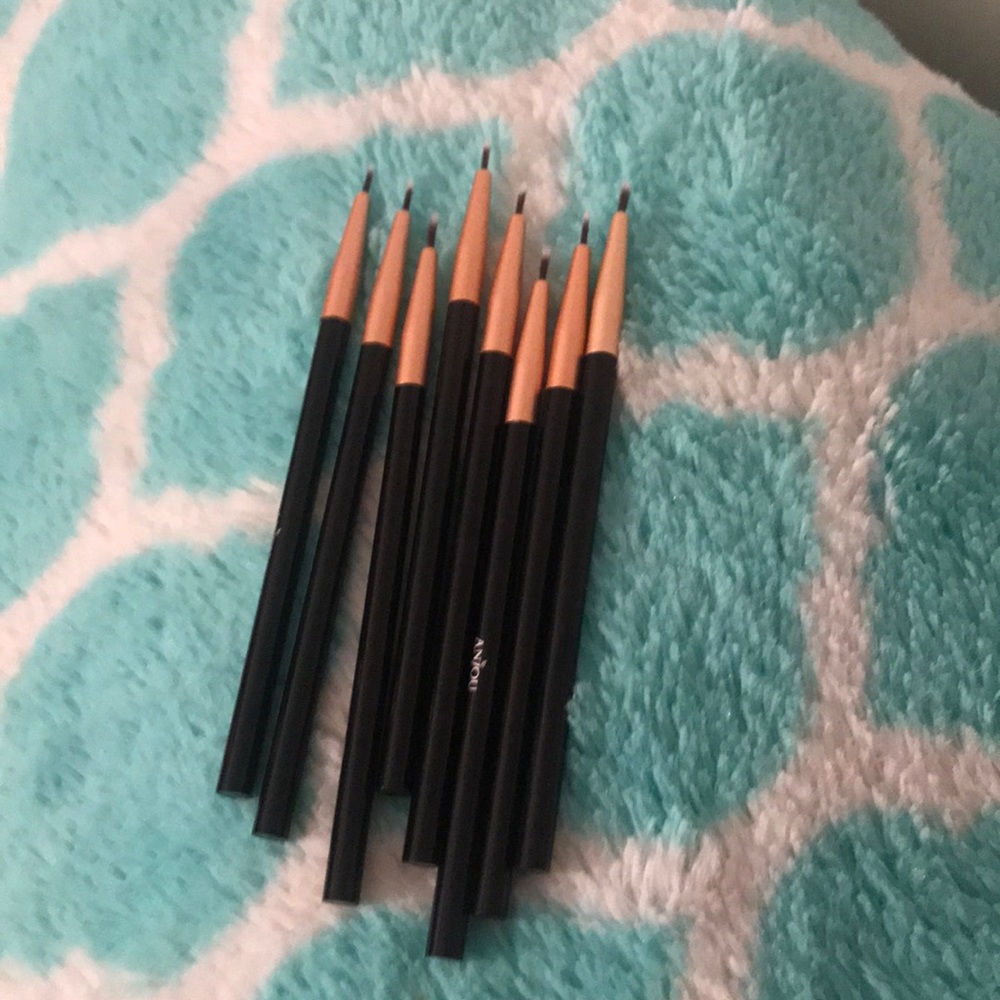 Liner brushes